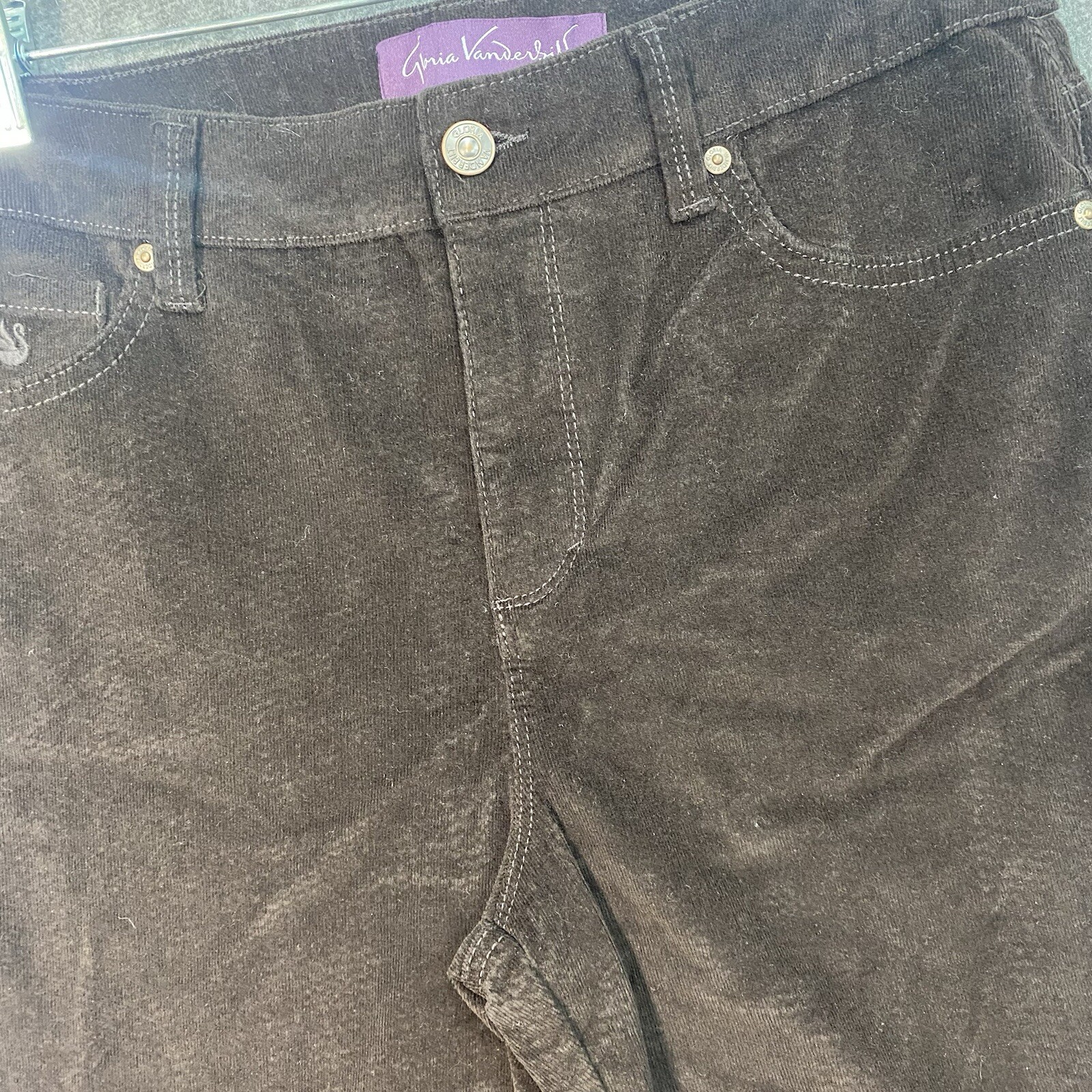 Gloria Vanderbilt Women Amanda Brown Velour Stretch Straight 6 Short Pants