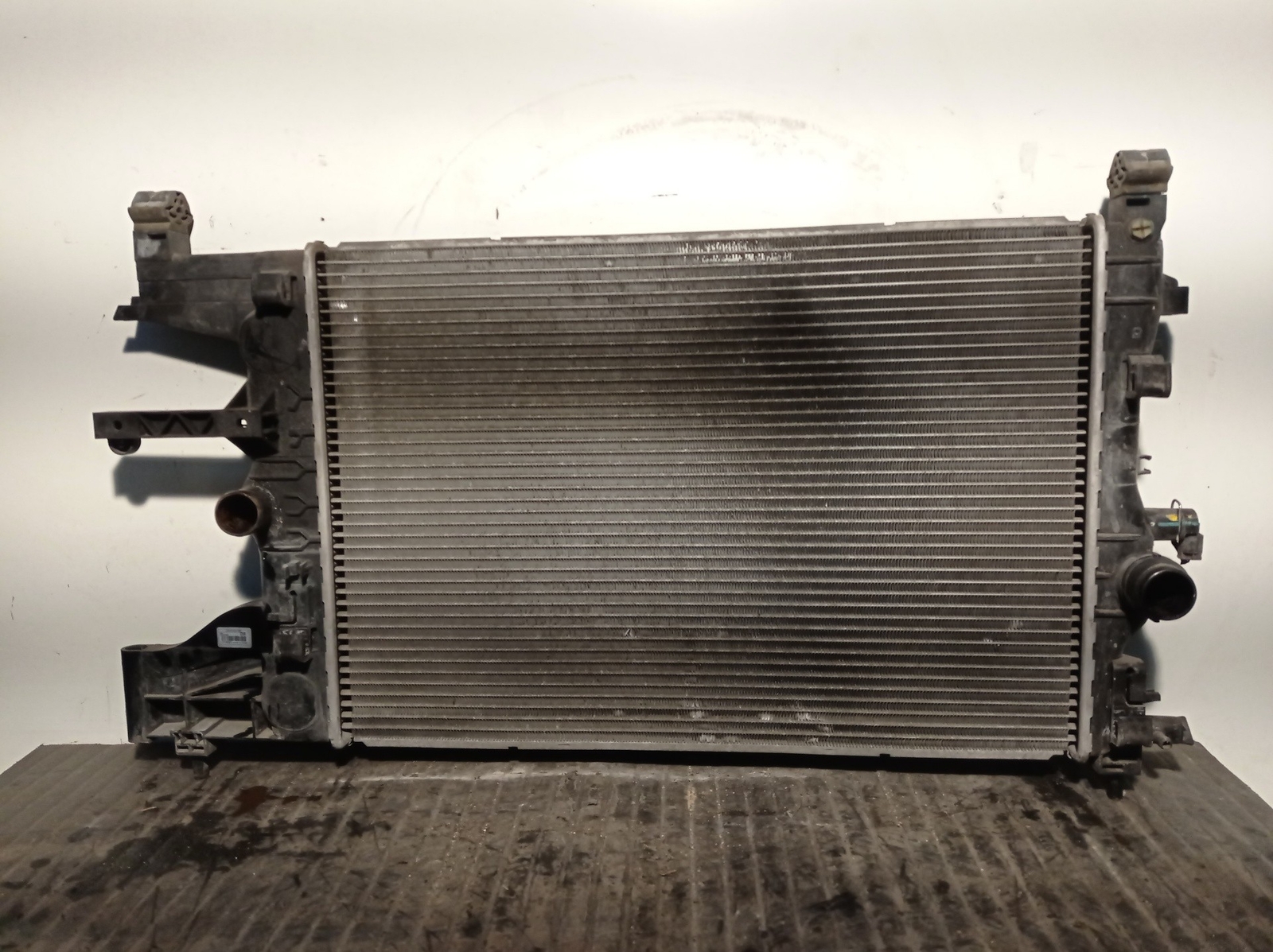 Chevrolet Cruze 2011 Water Coolant Radiator 52422262 Petrol 