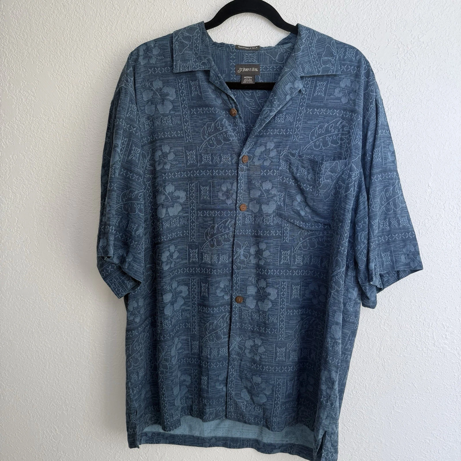 St Johns Bay Shirt Mens Medium Blue Floral Hawaiian Short Sleeve Washable Silk