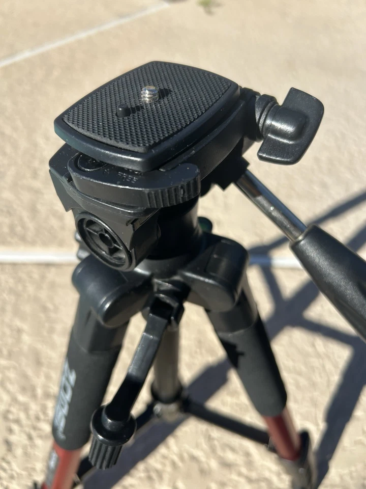 Tripé de viagem profissional de alumínio ZOMEI Q111 cabeça de panela para câmera digital/DSLR - Imagem 4 de 4