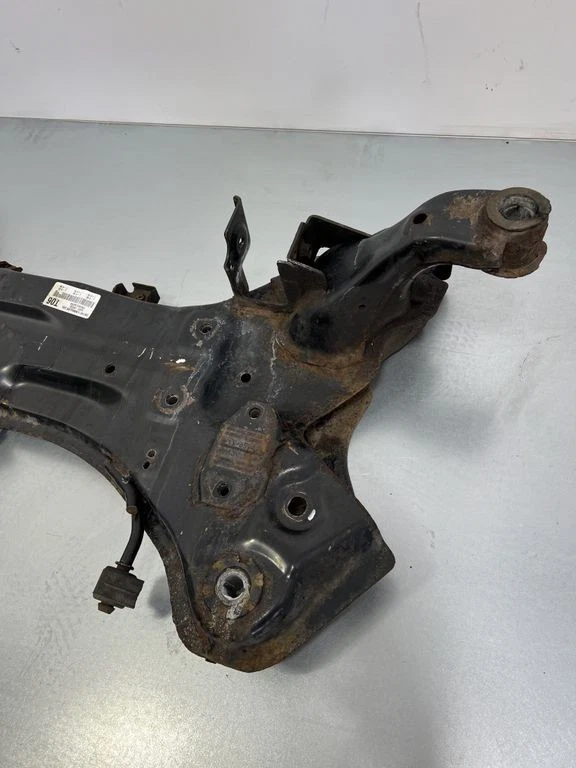 Hyundai Santa Fe 2014 Front Axle Carrier 624012W500 Diesel 145kW DRT11750 - Image 4 of 4