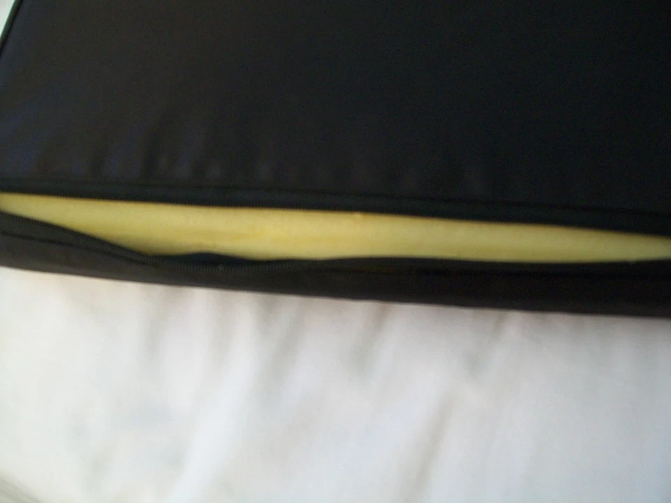 Cojín de asiento acolchado Sacramento Mountain Lions UFL fútbol negro espuma estadio Foto 4 de 4