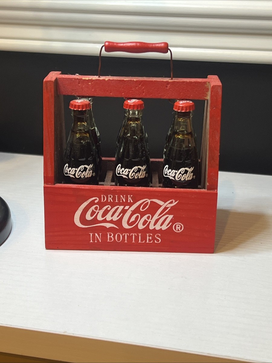 Coca-Cola ヴィンテージ木製ボトルキャリア 6個セット Vintage Mini 6 Pack Coca-Cola Bottles In Wooden Carrier Bottles