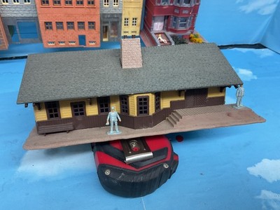 HO SCALE TRAIN STATION, DEPOT