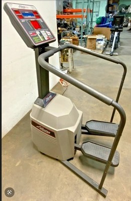 Life Fitness Stair Stepper Machine w/ Console Display Gray/Black