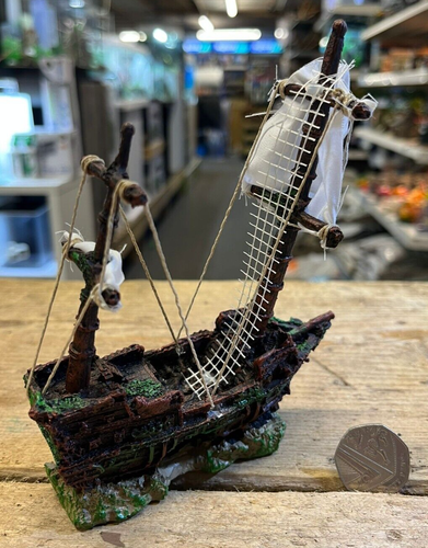 Sunken Pirate Ship with White Fabric Sails Fish Tank Aquarium Ornament - Afbeelding 7 van 11