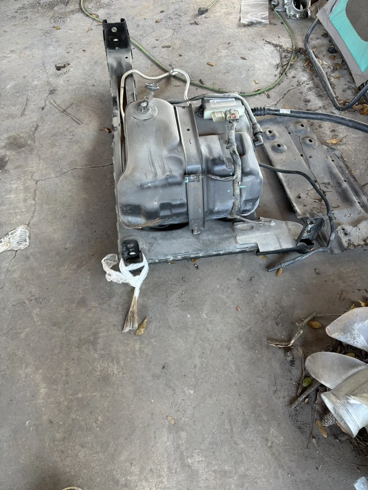 2019 2020 2021 DODGE RAM 2500/3500 DEF TANK OEM WITH PUMP - 30K - Image 3 of 4