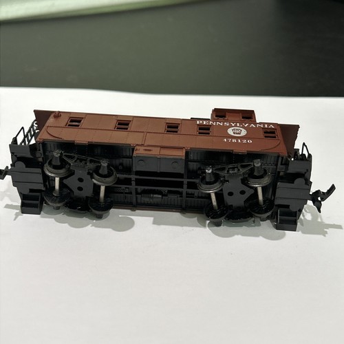 HO SCALE Pennsylvania #478120 Caboose Freight Car. Roco - Picture 5 of 8