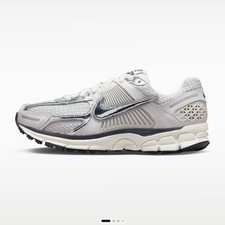 Nike Zoom Vomero 5 Men's Silver/White/Black Low Top Sneakers