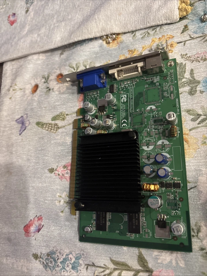 NVidia GeForce 6200 DUAL PORT VGA PCIe 64MB VIDEO Turbocache P262 IBM 39J6213 - Image 3 of 4