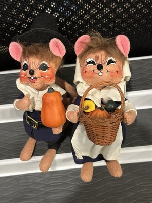 Annalee Doll Thanksgiving Mr. & Mrs. Pilgrim Mice 2005 Retired Holiday Mouse Set