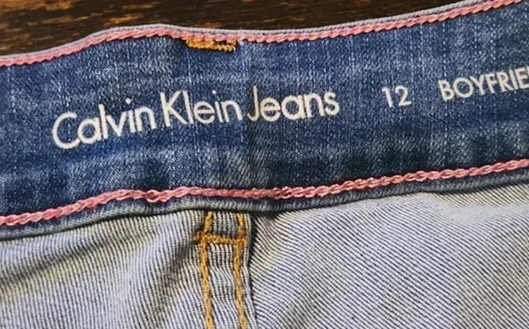 CALVIN KLEIN Blue Denim Girls Sz 12 Stretchy Cuffed Distressed Boyfriend Shorts - Image 2 of 3