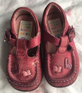 clarks baby girl shoes size 4