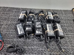 10 x Job Set gebraucht HP Gelb SPITZE Laptop Ladegeräte 19 V Mix Amp Box 61
