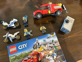 LEGO CITY Police Sets 60246, 60137, 60138, 60139, Preowned, all manuals, 12 mini