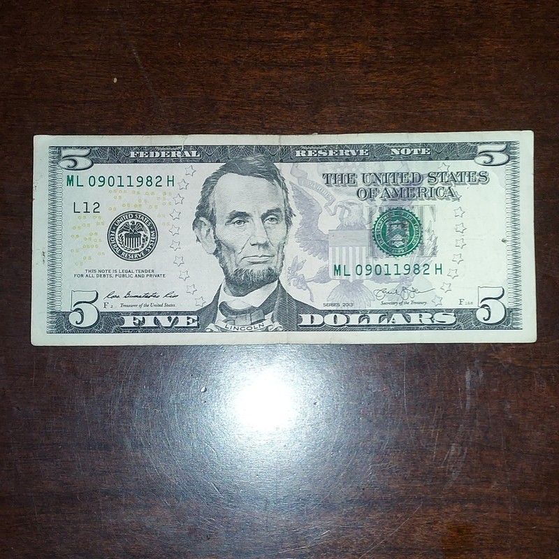 $5 Fed. Res. Error Note ML09011982H Misprint-(AI gen?)..Birthday Note 09/01/1982