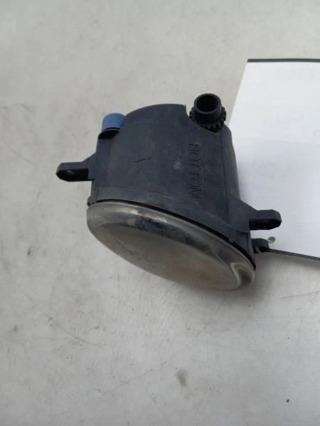 07-14 LUZ ANTINIEBLA DELANTERA CONDUCTOR TOYOTA CAMRY SE Foto 4 de 4