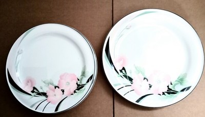 Sango JOLIE Dinner Plates (4) 10.75'' & (1) 11.75'' Dinner Plate