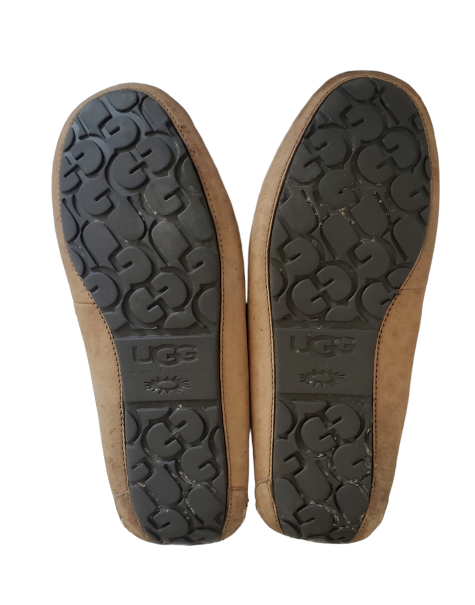 UGG Dakota light brown tan leather moccasins slippers women's size