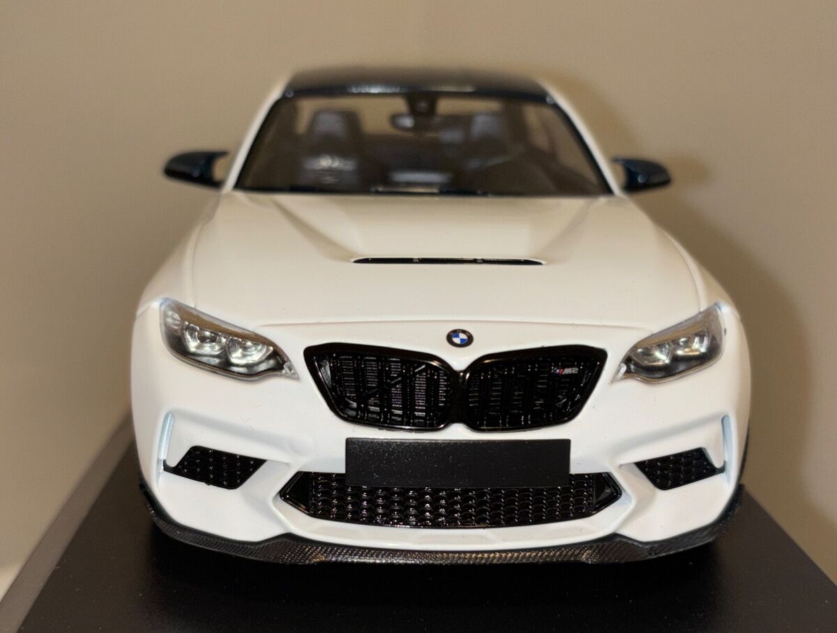 MINICHAMPS BMW (F87) M2 CS White, Carbon Roof, Black Wheels MINICHAMPS BMW (F87) M2 CS White, Carbon Roof, Black Wheels