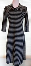 Flattering Sz M Knit Tee Shirt Dress Black & Gray Stripe Sheath 3/4 Sleeve