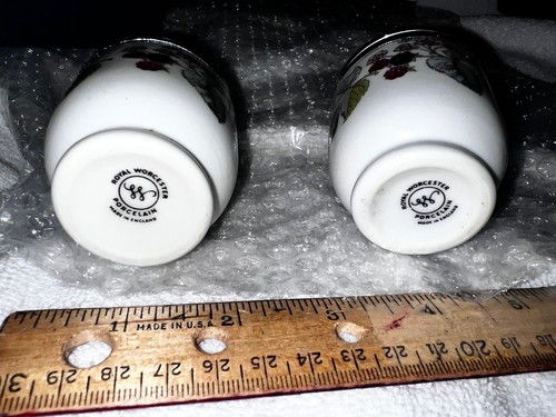 VINTAGE ROYAL WORCESTER Set di 2 coccole EGG porcellana INGHILTERRA NUOVE CON SCATOLA ππ - Foto 8 di 9