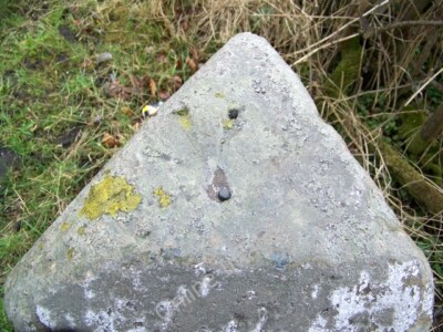 Foto 6x4 Niete auf Begrenzungsstein Bailrigg Bankmarkierung auf der Oberseite der b c2010