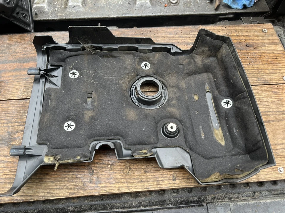 Cubierta de motor GMC Canyon 2017 L5JZG Foto 3 de 3