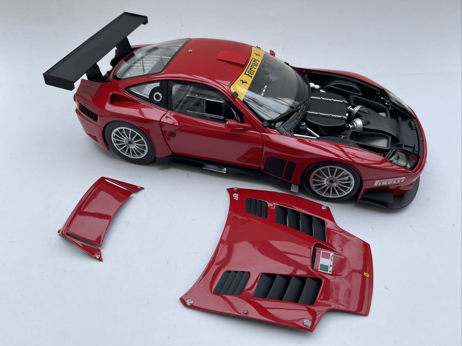 Ferrari 575 GTC Evoluzione diecast model road car Red 1:18th scale Kyosho  08392B