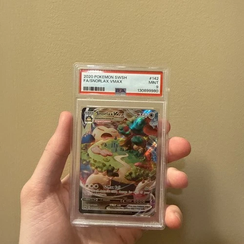 Pokémon TCG Snorlax VMAX 142/202 Sword And Shield Full Art - PSA 9