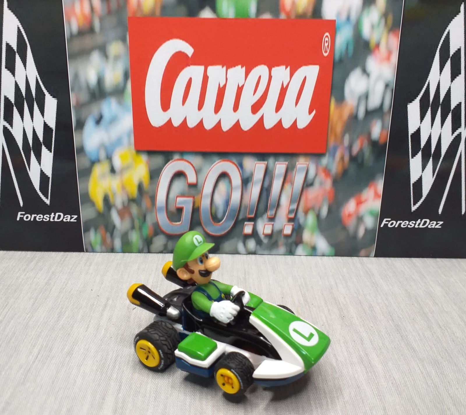 Luigi Carrera GO!!! Mario Kart 8 Nintendo 1:43 Scale Slot Car PreLoved Gift