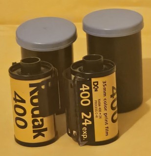 Lot of 2 Kodak 35mm Film Rolls 24 exp ISO 400 C41 Develop Expired