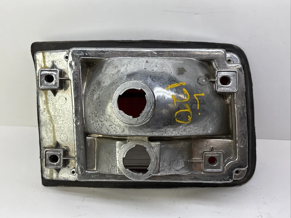 Chevrolet Kingswood Estate Woody Wagon 1971 lado del conductor luz trasera lámpara Foto 2 de 3