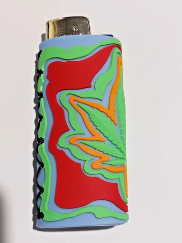 Brio Clipper lighter  complete with rubberised  soft touch leaf case - Picture 3 of 3