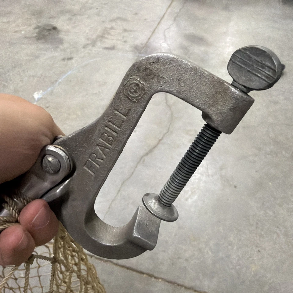 RARA Red de inmersión de pesca en hielo Frabill con abrazadera de agarre de tornillo - ¡Cuchara Minnow manos libres! Foto 2 de 4