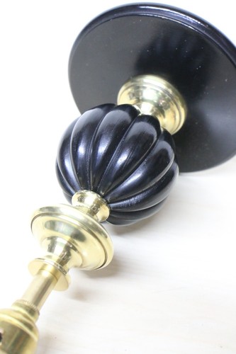 Table Lamp A Small Vintage Black Wooden Lamp in the Style of a Victorian Lamp - Picture 7 of 9