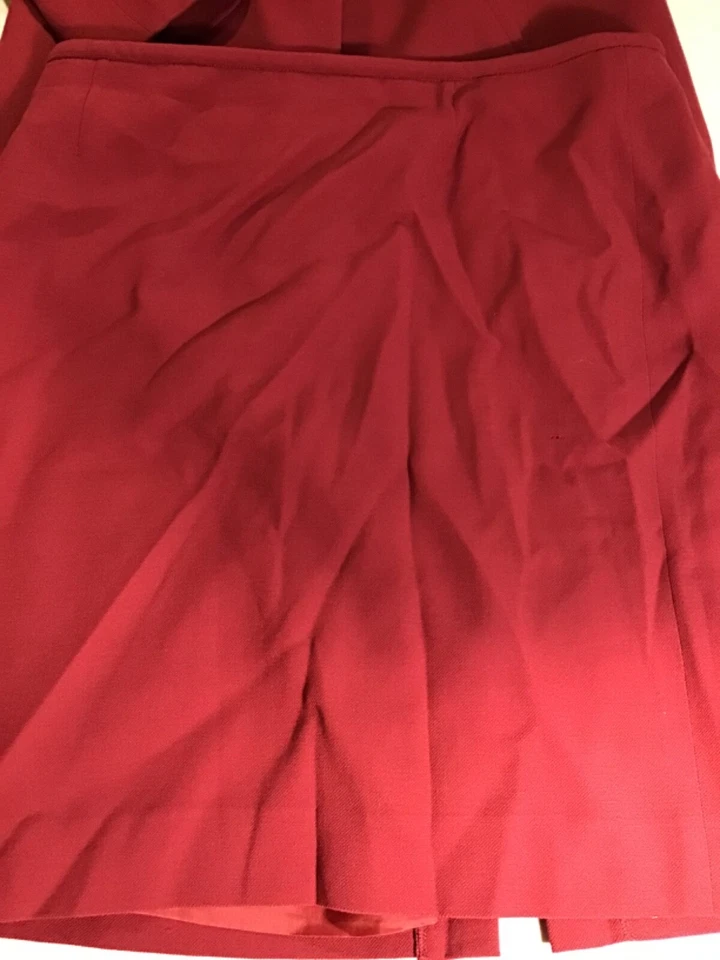 Blazer de lana y falda granate Armani Collezioni talla 46 Foto 4 de 4