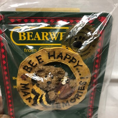 Bearwear Pin Bee Happy Make Memories Boyd Bear IN ORIGINAL PACKAGING NEW