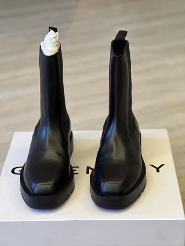 Givenchy Women's Black Leather Chelsea Boots EU 40 US 10 New w/ Box Italy