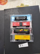 FREIGHT CARS LOT OF 8 N SCALE: SEE PHOTOS  DESCRIPTION