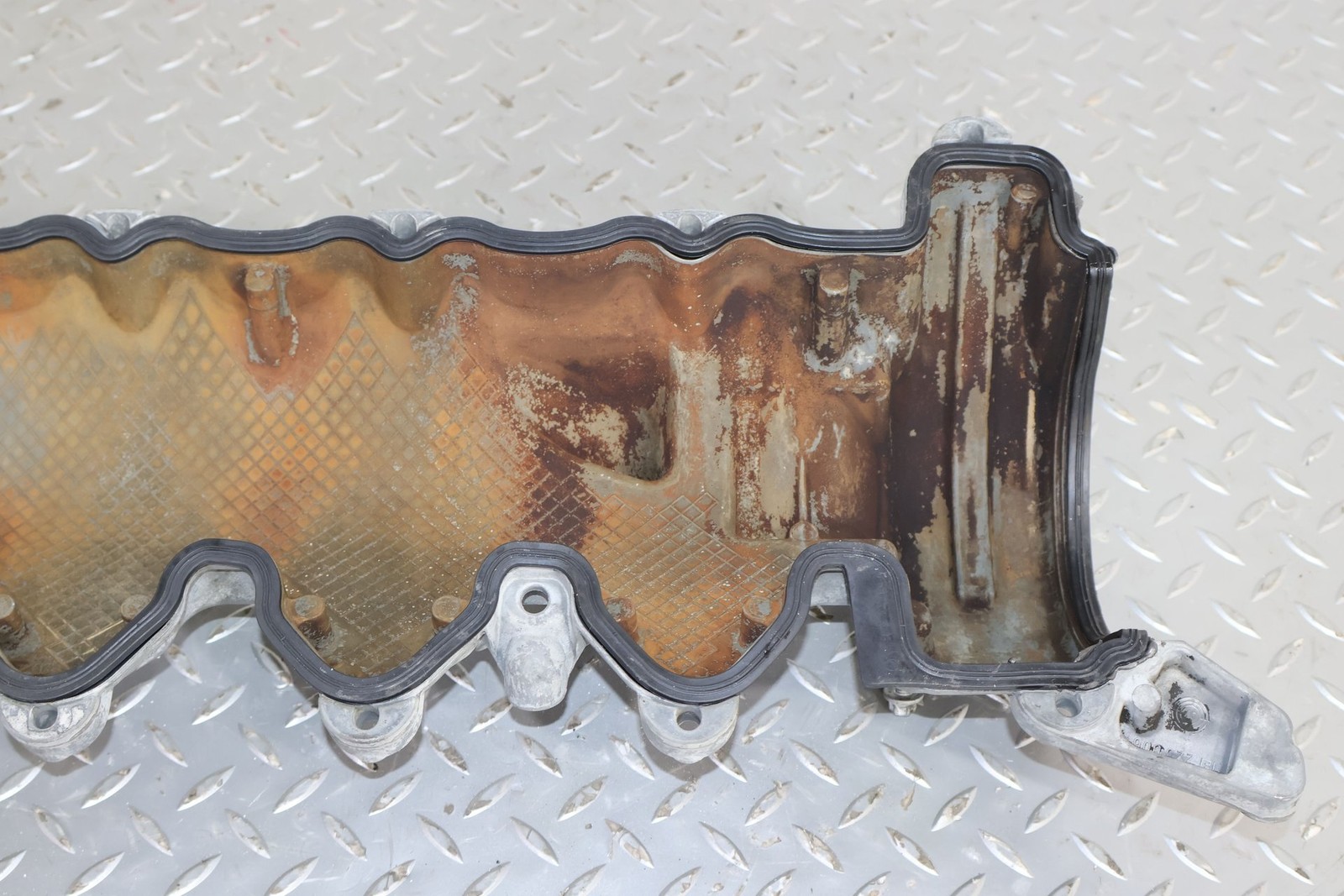 Maybach 57 2008 Left Valve cover