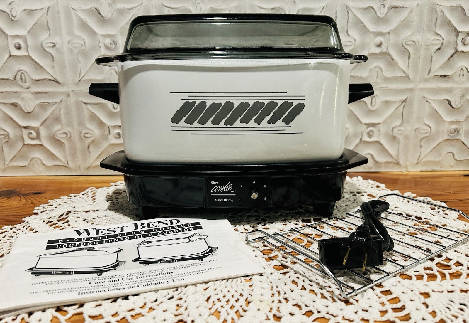 West Bend 6 Qt  Slo Slow Cooker Crock Pot Roaster Griddle Ba