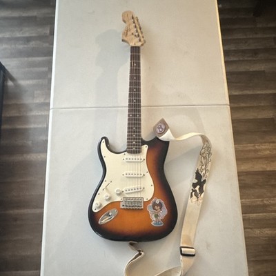 Squier Strat Electric Guitar Sunburst Solid Body 6-String Maple RH w/ Strap 2015