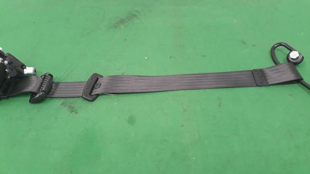 Maserati GranTurismo 2015-2015 Front Left Seat belt retractors Set Black