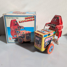 Ice Cream Cart Robot - Space Explorer MS 264 by Metal King - wind up tin toy