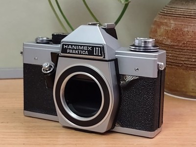 PRAKTICA LTL - Hanimex 35MM Camera East German Camera for PARTS or REPAIR