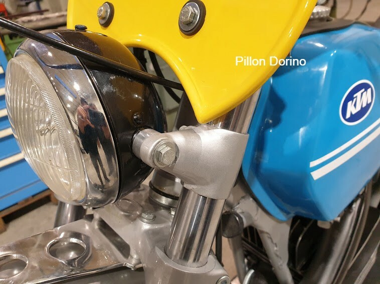 Coppia supporti fanale per KTM con 