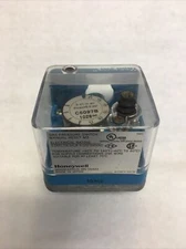 Honeywell C6097B 1028 Gas Pressure Switch, 3-21 in. wc , Lightly Used