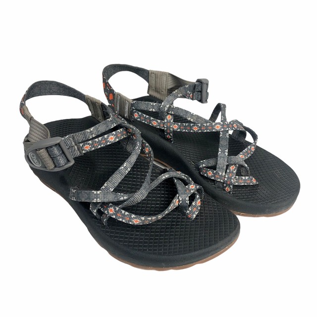 metallic rose gold chacos