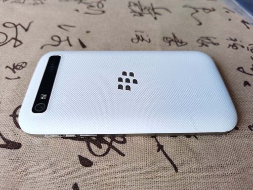 BlackBerry Classic Q20 Unlocked 4G 16GB microSDXC Keyboard Smartphone SQC100-2 - 第 30/34 張圖片
